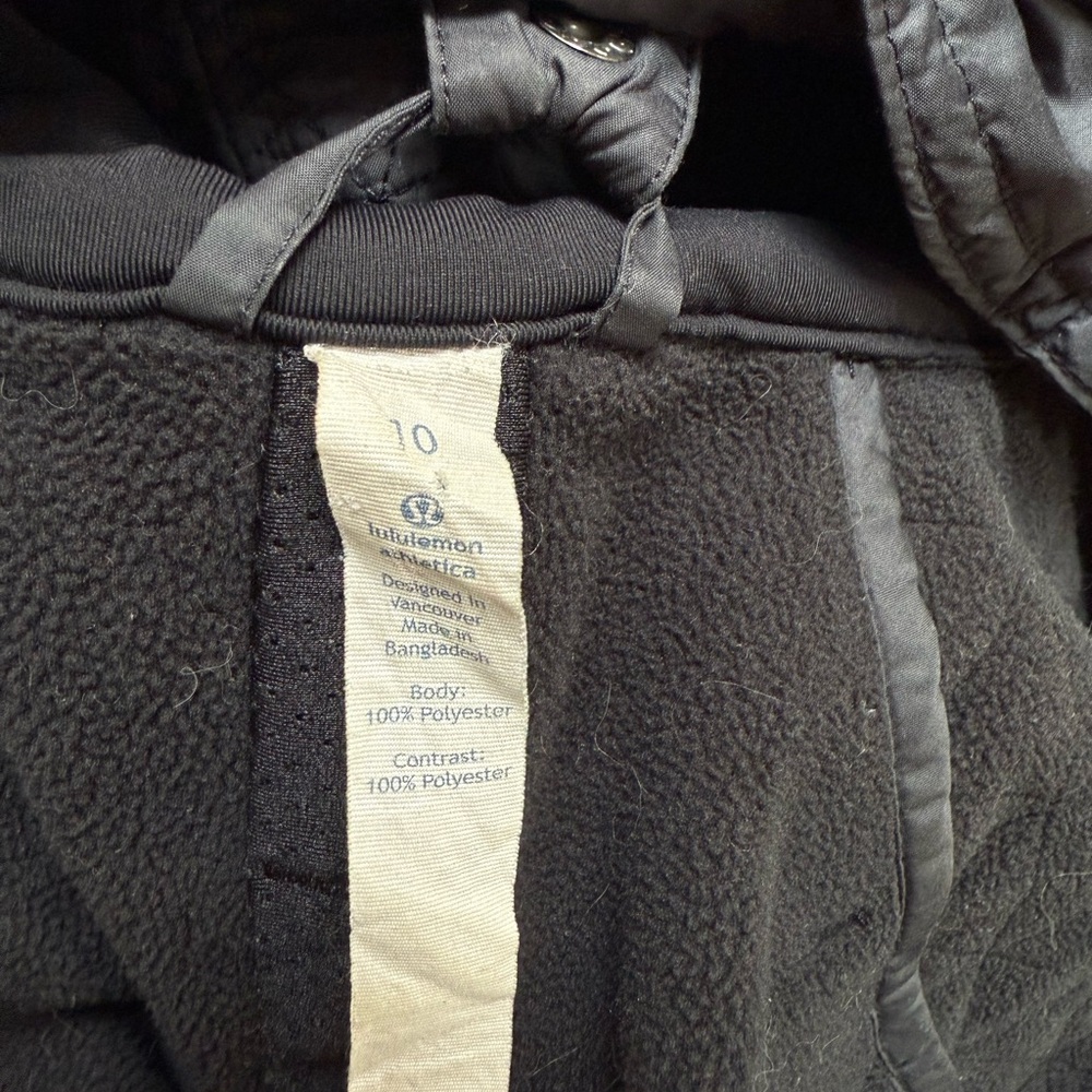 Lululemon Fleecy Keen Jacket. Solid Black. Size 10 - image 4